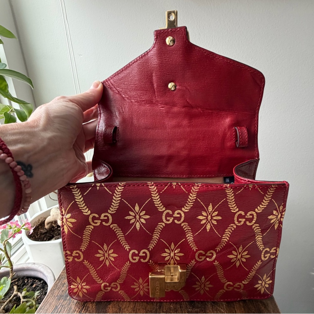 Gucci Sylvie Textured Gold Foil Pattern Mini Top Handle Bag – Hibiscus Red - Picture 11 of 16